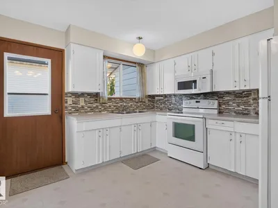3047 143 AV NW photo 13