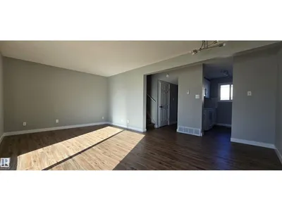 11430 139 AV NW photo 6
