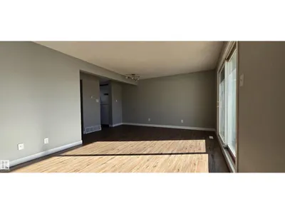 11430 139 AV NW photo 8