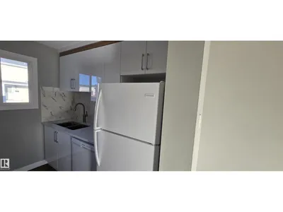 11430 139 AV NW photo 12