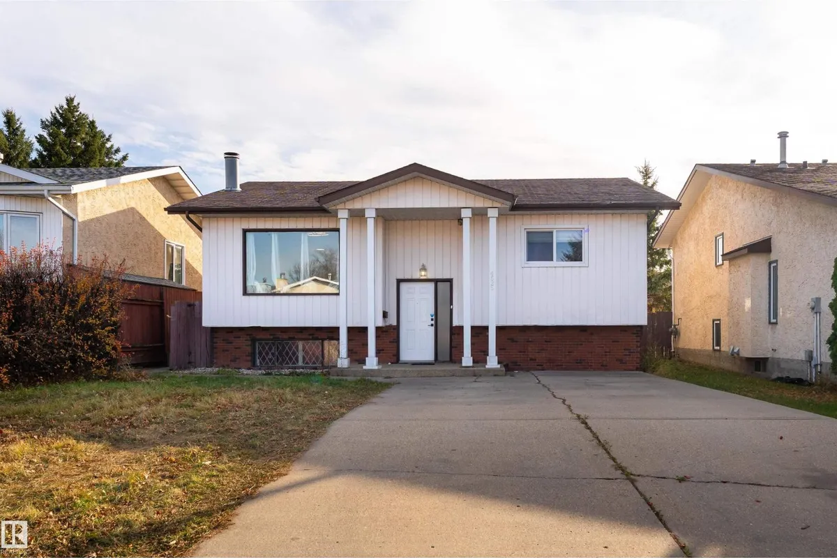 4535 30 AV NW exterior
