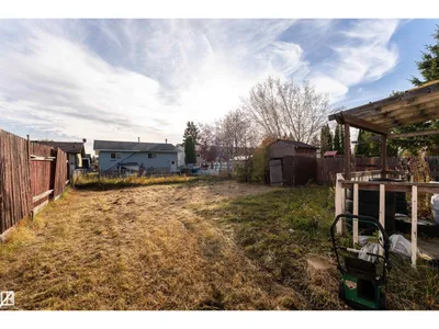 4535 30 AV NW photo 40