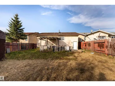 4535 30 AV NW photo 44