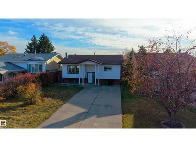 4535 30 AV NW photo 47