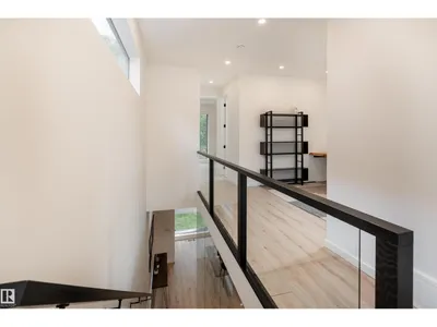 10138 90 ST NW photo 19