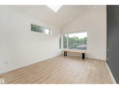 10138 90 ST NW photo 21