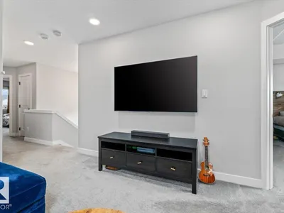 7402 CHIVERS CR SW photo 28