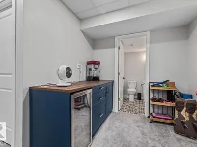 7402 CHIVERS CR SW photo 41