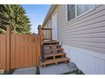 2626 10770 Winterburn RD NW photo 17