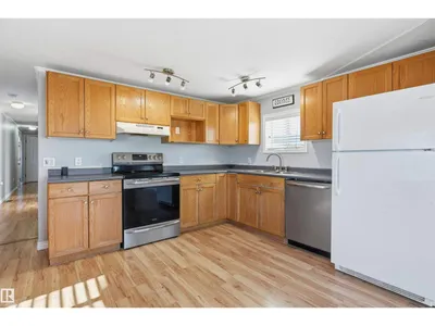 2626 10770 Winterburn RD NW photo 5