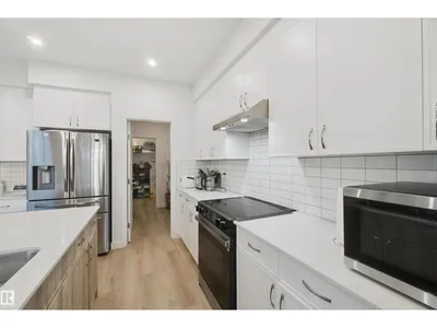 8178 222A ST NW photo 10