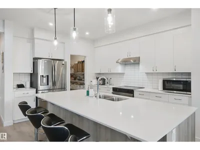 8178 222A ST NW photo 9