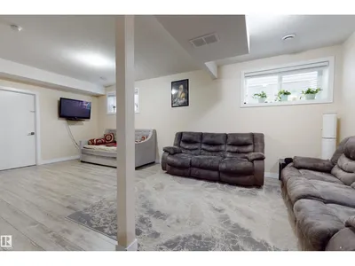 2617 21a AV NW photo 41