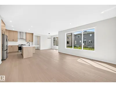 1512 205 ST NW photo 19