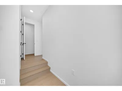 1512 205 ST NW photo 27