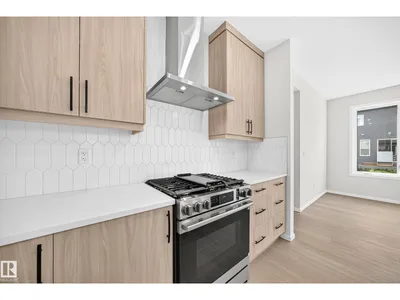 1512 205 ST NW photo 11