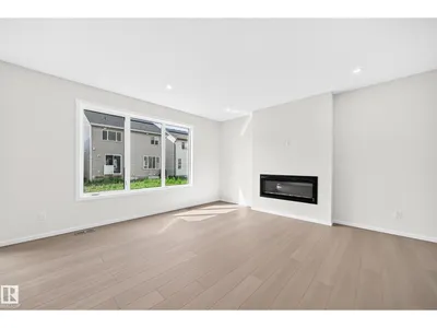 1512 205 ST NW photo 16
