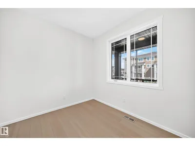1512 205 ST NW photo 20