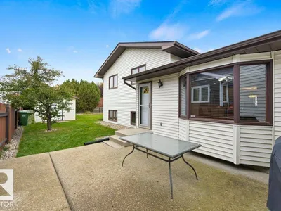 21 LORNE CR photo 41