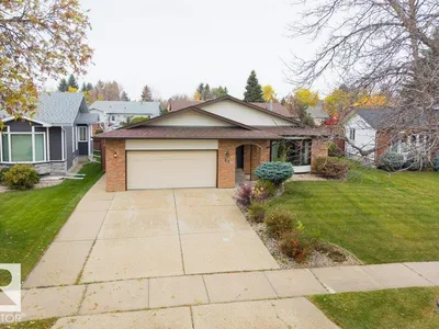 21 LORNE CR photo 47