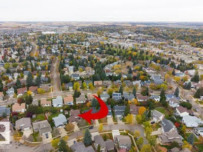 21 LORNE CR photo 56