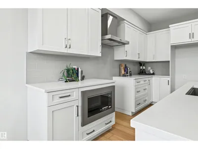 19451 21 AV NW photo 8