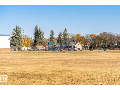 11926 55 ST NW photo 45