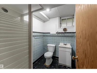 10719 132 ST NW photo 31