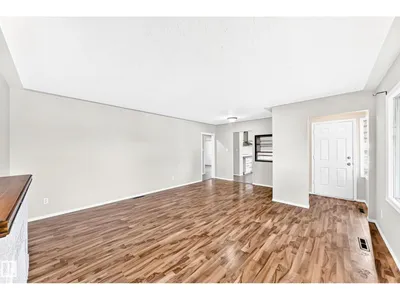 12217 88 ST NW photo 12