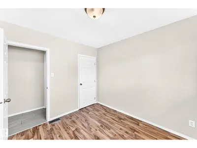 12217 88 ST NW photo 14
