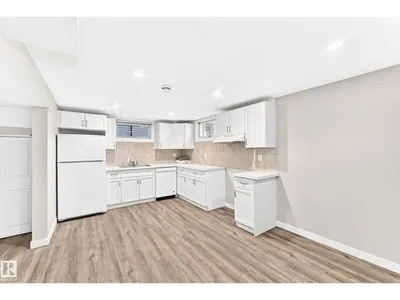 12217 88 ST NW photo 22