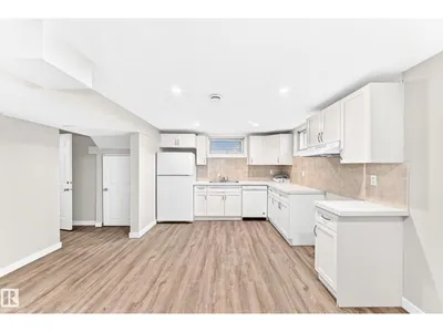 12217 88 ST NW photo 23
