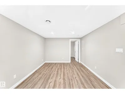 12217 88 ST NW photo 28