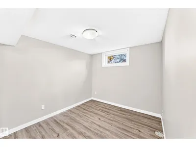 12217 88 ST NW photo 35