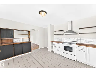 12217 88 ST NW photo 7