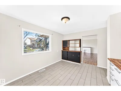 12217 88 ST NW photo 8