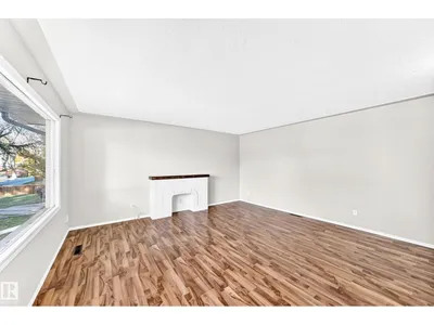 12217 88 ST NW photo 9