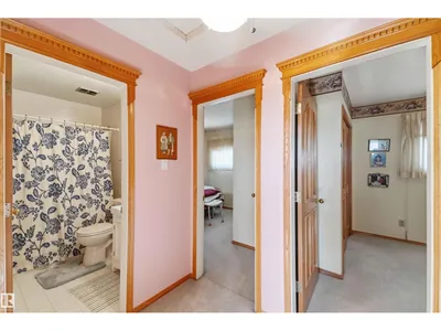 10928 41A AV NW photo 23