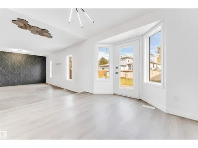 3003 36 ST NW photo 14