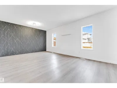 3003 36 ST NW photo 16