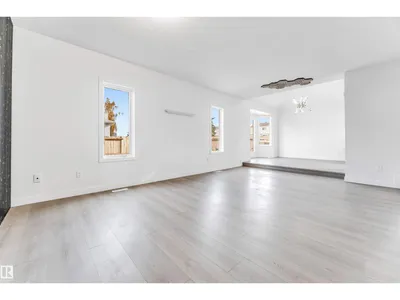 3003 36 ST NW photo 17