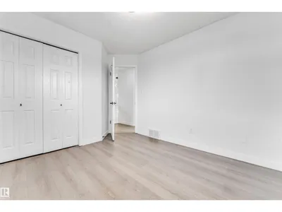 3003 36 ST NW photo 22