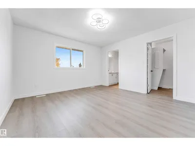 3003 36 ST NW photo 25