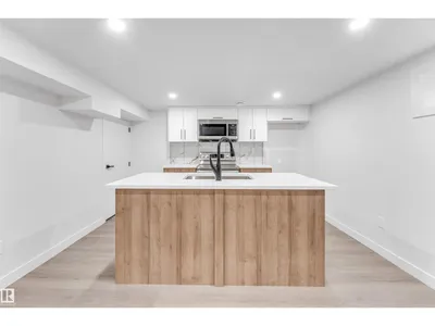 3003 36 ST NW photo 32