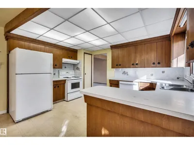 26 GLENWOOD CR photo 12
