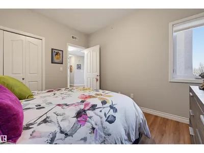 #427 9008 99 AV NW photo 21