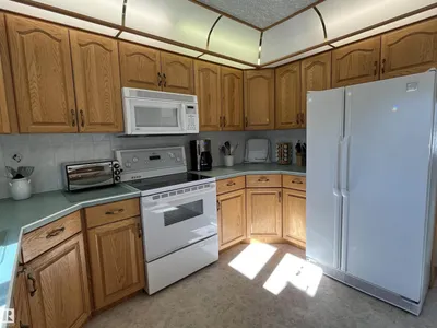 16131 110B AV NW photo 4