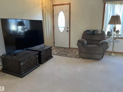 16131 110B AV NW photo 12