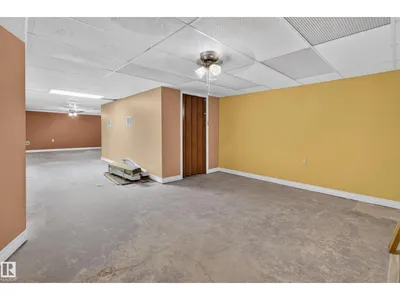 14522 37 ST NW photo 23