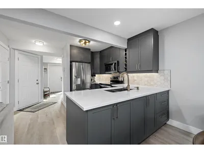 13984 137 ST NW photo 9
